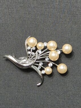 Estate Silver-Tone Vintage Brooch With Faux Pearl Clusters - 258